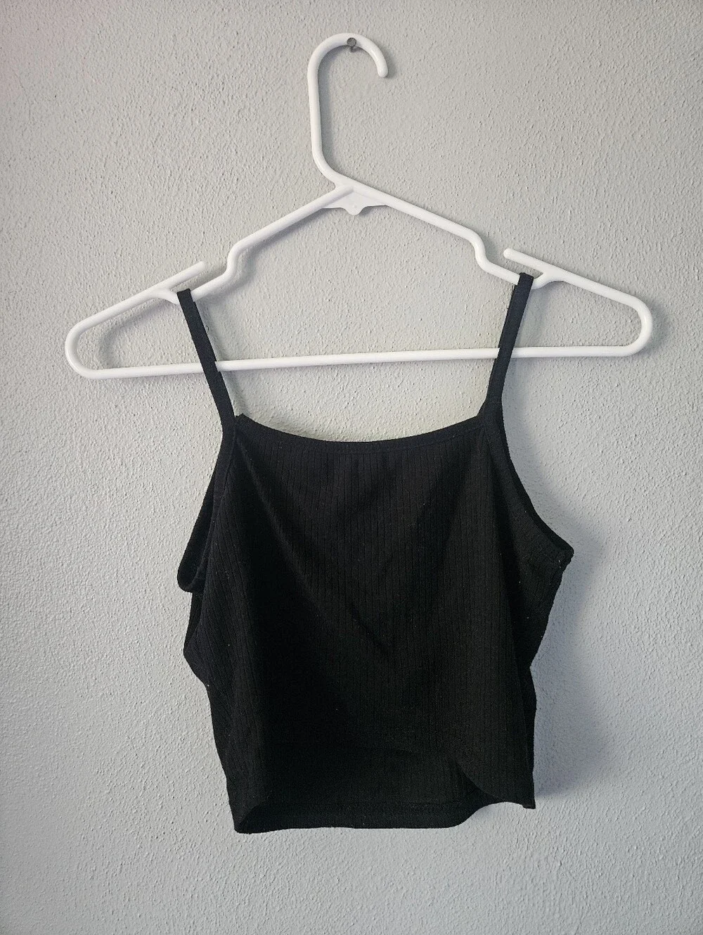Black Ribbed Button-Front Crop Tank Top - Picture 2 of 4